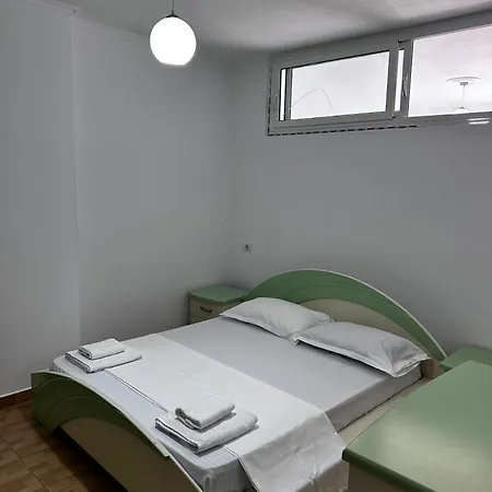 Shehu Apartmens *
